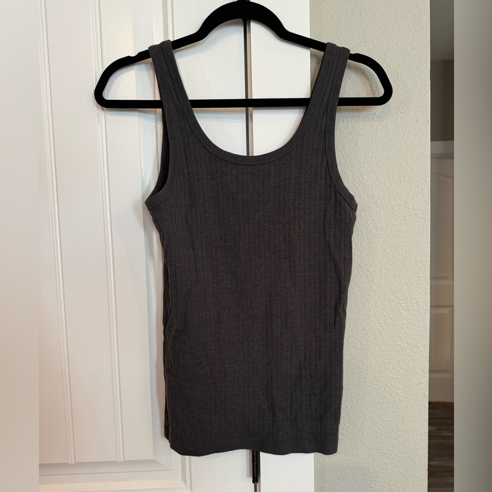 Aerie Scoop Neck Tank Size M